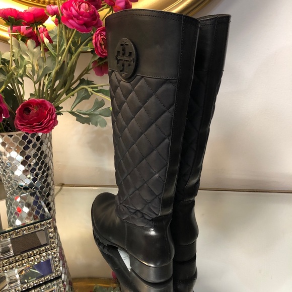 TORY BURCH Black Leather Quilted Boots - Picture 2 of 8